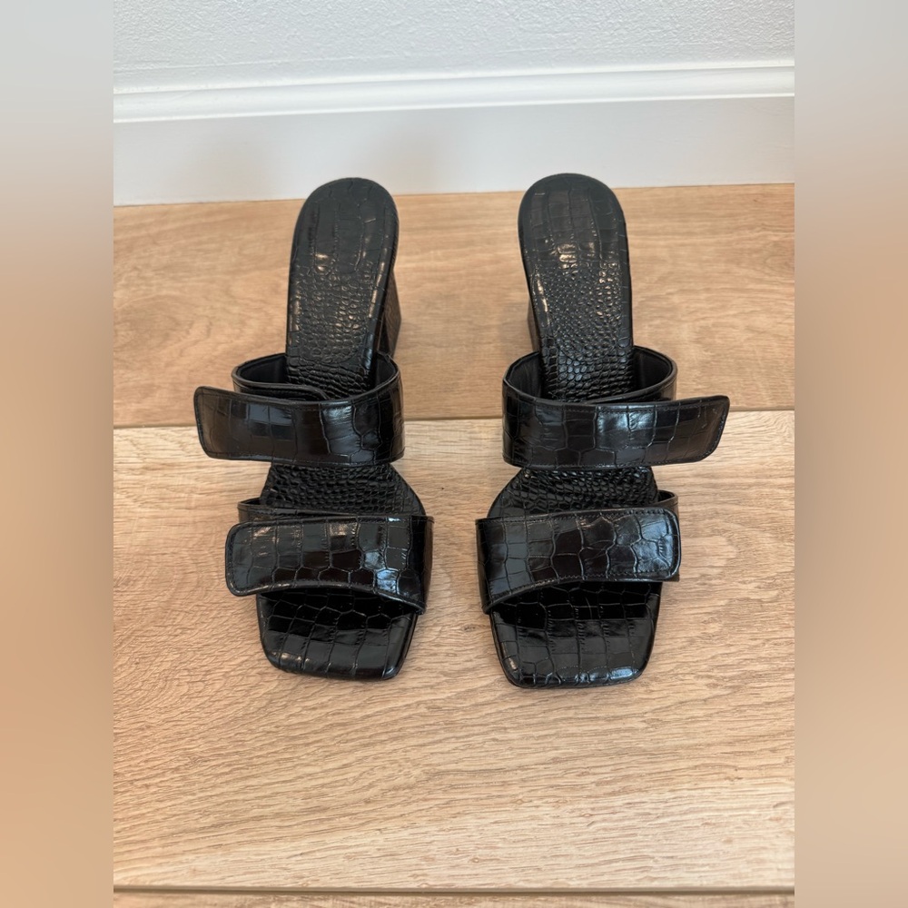 Freda Salvador Adria Black Croc-Embossed Women's Heeled Sandals - Picture 7 of 12